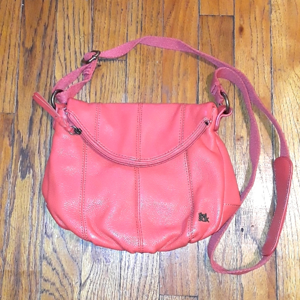 THE Sak - CORAL/PEACH LEATHER CROSSBODY BAG 10x10